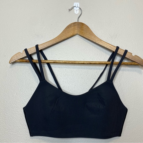 Lululemon Like A Cloud bra in black B/C cups - Picture 5 of 9